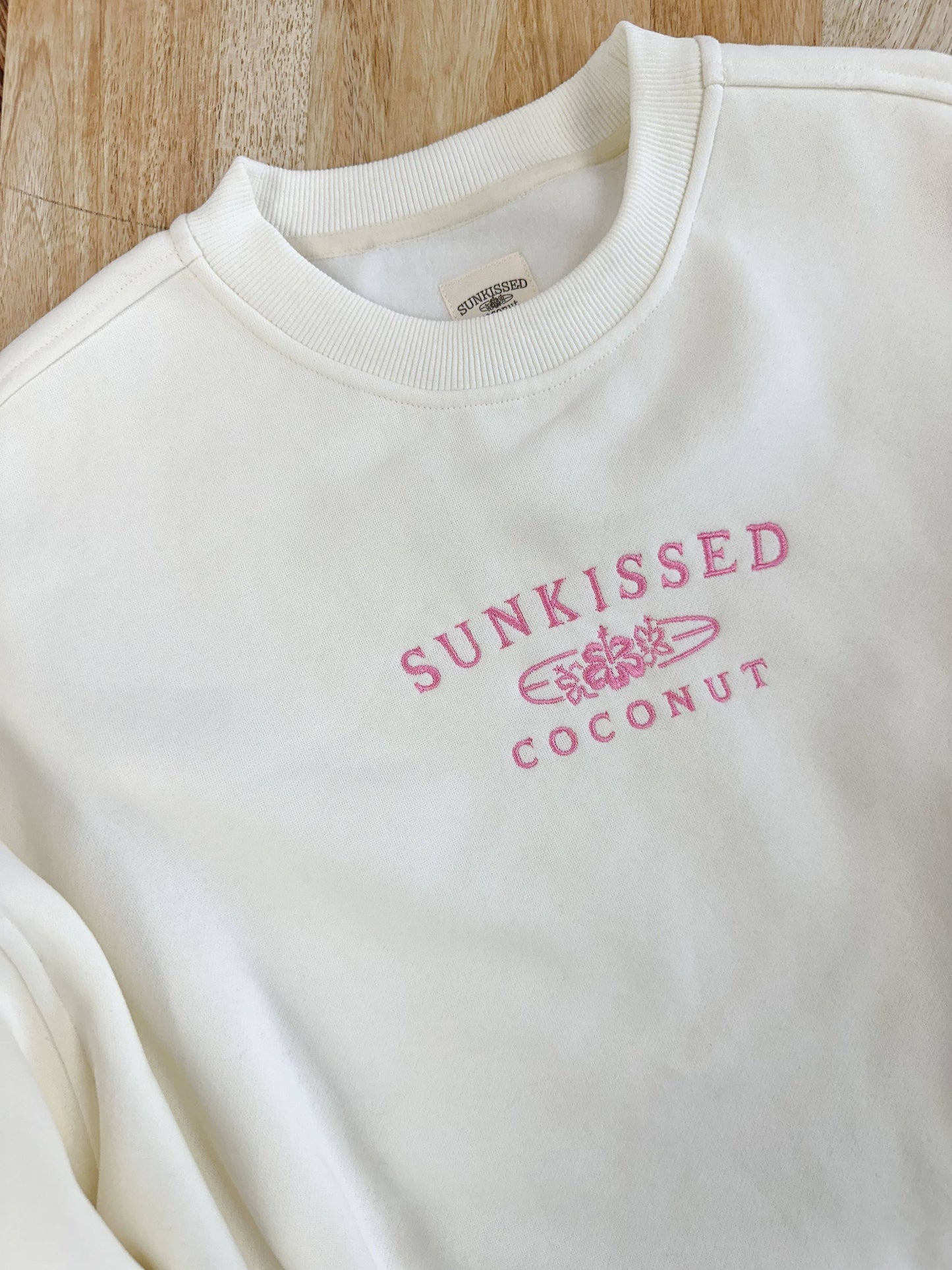 Ivory and Hibiscus Pink Sunkissedcoconut Logo Embroider Sweatshirt: Ivory / XS