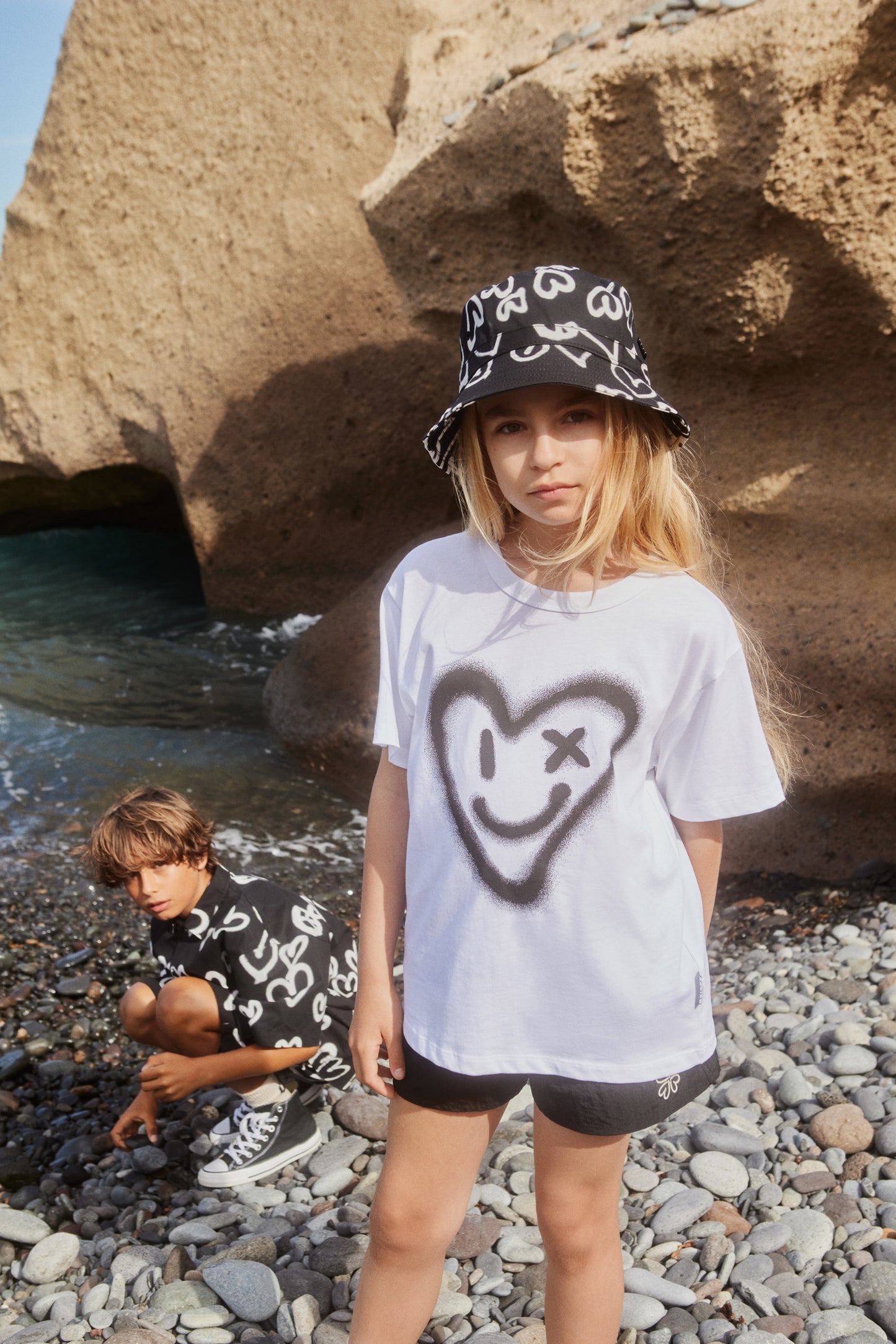 Molo – Riley – T-Shirt mit aufgesprühtem Herz