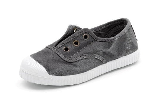 Cienta Canvas Laceless Sneakers