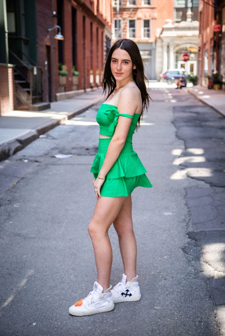 Theme NYC Das Jessie Smocked Convertible Top | Kelly Grün