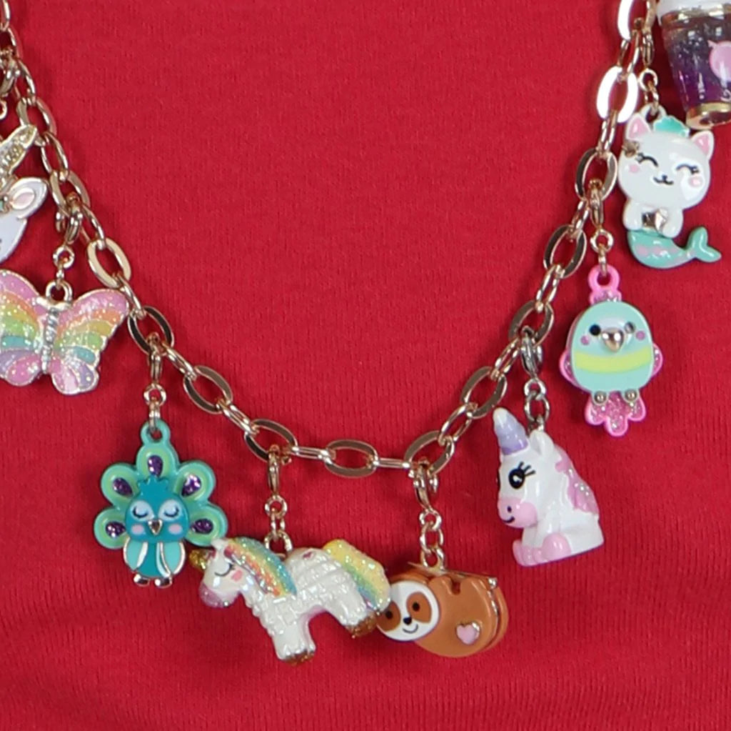 Charm es! Goldener Piñata-Anhänger mit Einhorn