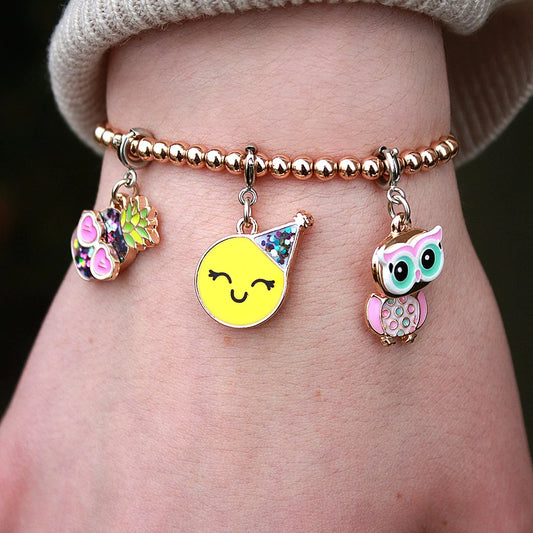 Charm It! Goldenes Stretch-Perlenarmband